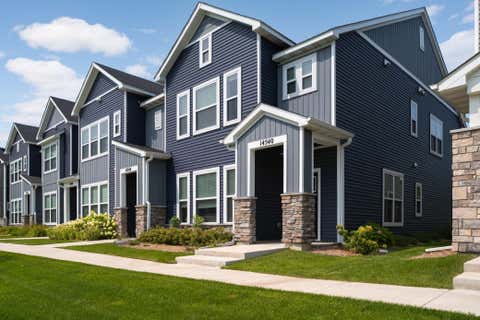 Townhouse For Sale - 14540 Twin Lakes Circle<br/> Burnsville, MN 55306