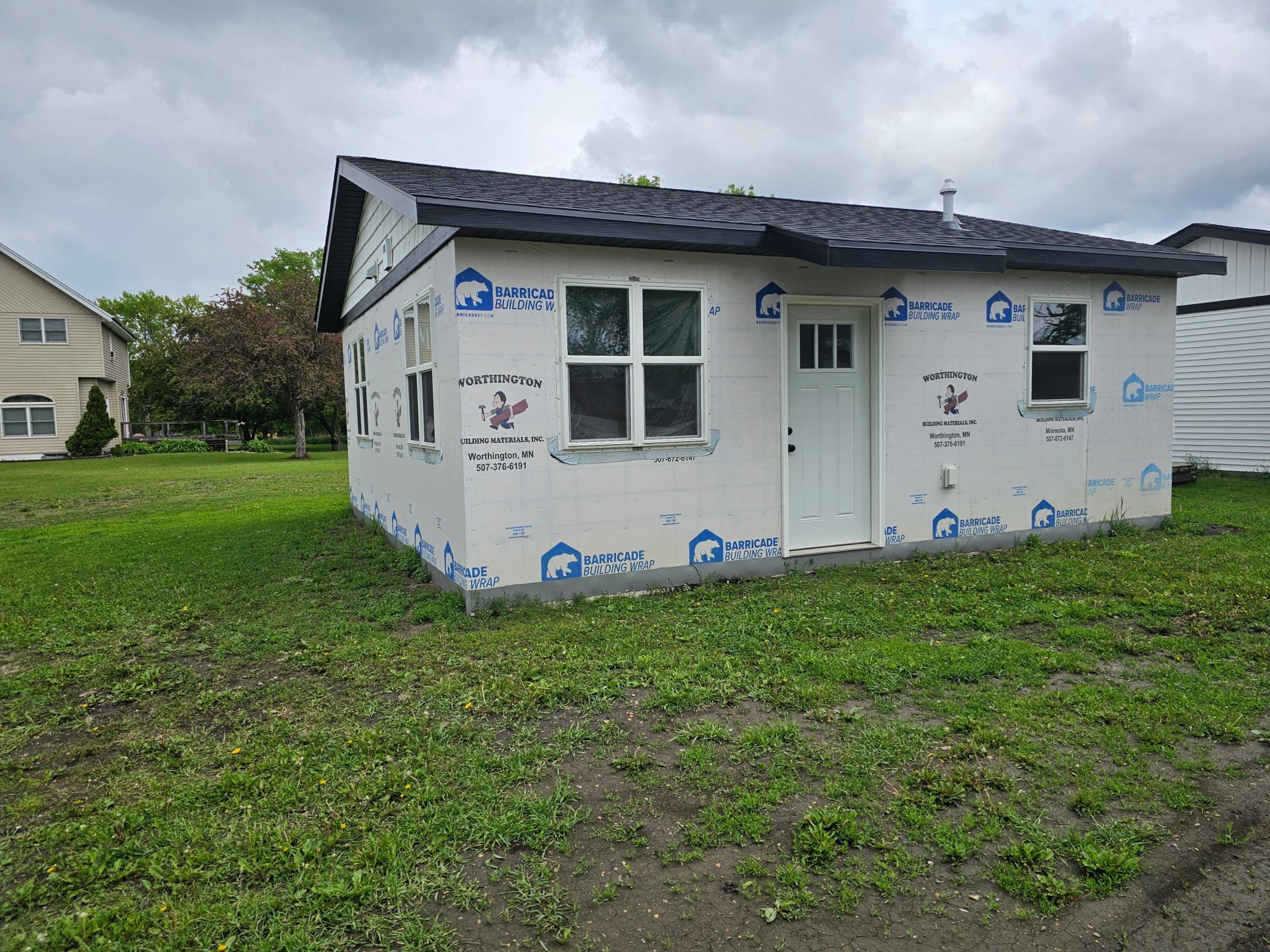 201 10th Avenue, Pipestone, Minnesota image 1
