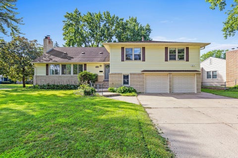 Homes For Sale - 6901 Hillcrest Lane<br/> Edina, MN 55435