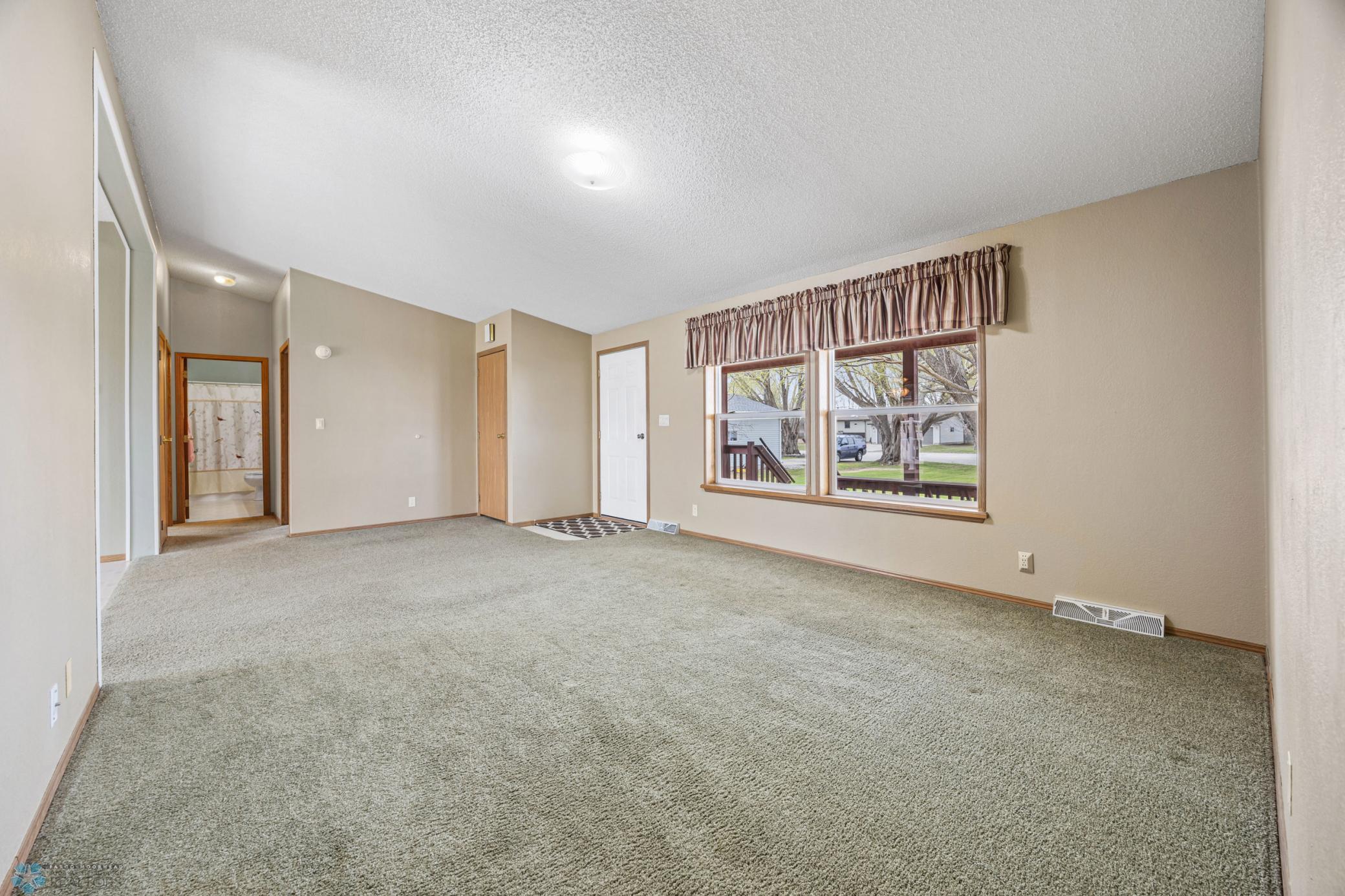 531 10th Avenue, Casselton, North Dakota image 5