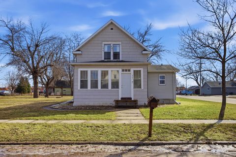 Homes For Sale - 501 1st Avenue<br/> Dilworth, MN 56529