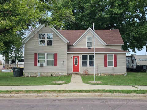 Homes For Sale - 107 2nd Avenue<br/> Lamberton, MN 56152