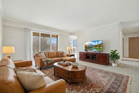 Condo For Sale - 600 Greenhaven Drive<br/> Burnsville, MN 55306