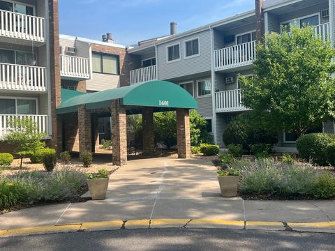 Condo For Sale - 1601 N Innsbruck Drive<br/> Anoka County, Minneapolis, MN 55432