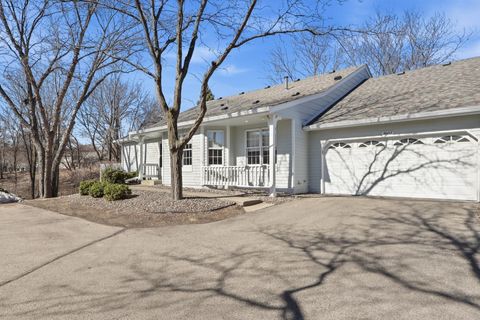 Condo For Sale - 1602 Mallard View<br/> Eagan, MN 55122