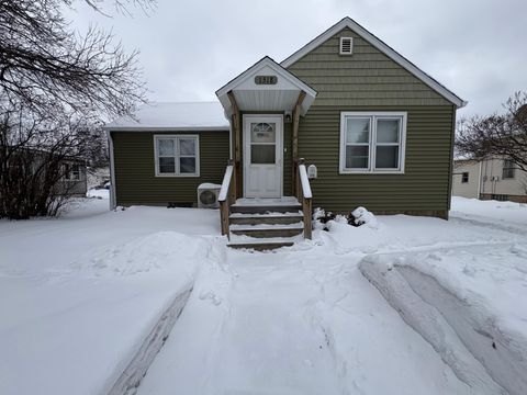 Homes For Sale - 1518 10th St S St<br/> Virginia, MN 55792