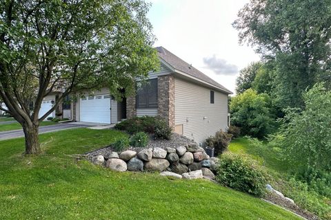 Townhouse For Sale - 2734 Lindsey Court<br/> Ramsey County, New Brighton, MN 55112