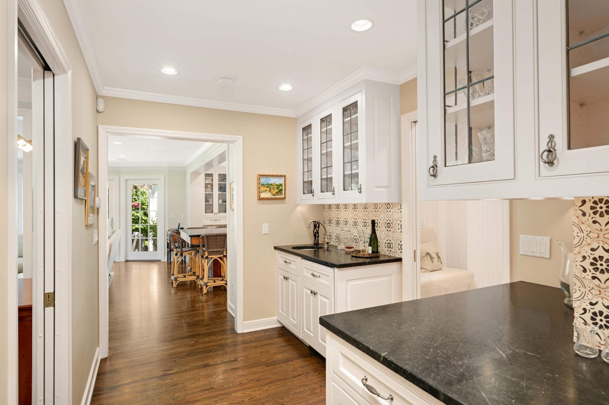 4606 Lakeview Drive, Minneapolis, Minnesota image 35