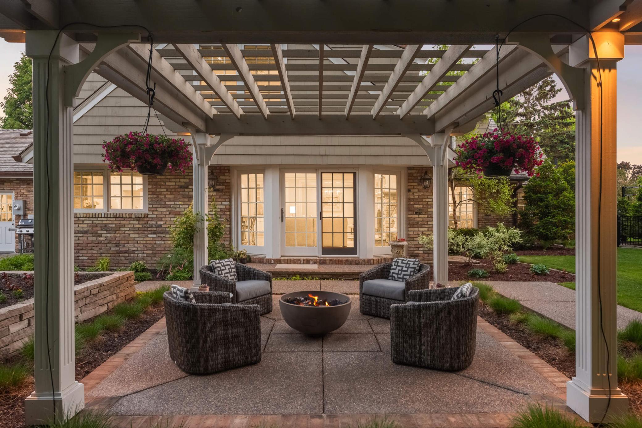 4606 Lakeview Drive, Minneapolis, Minnesota image 10