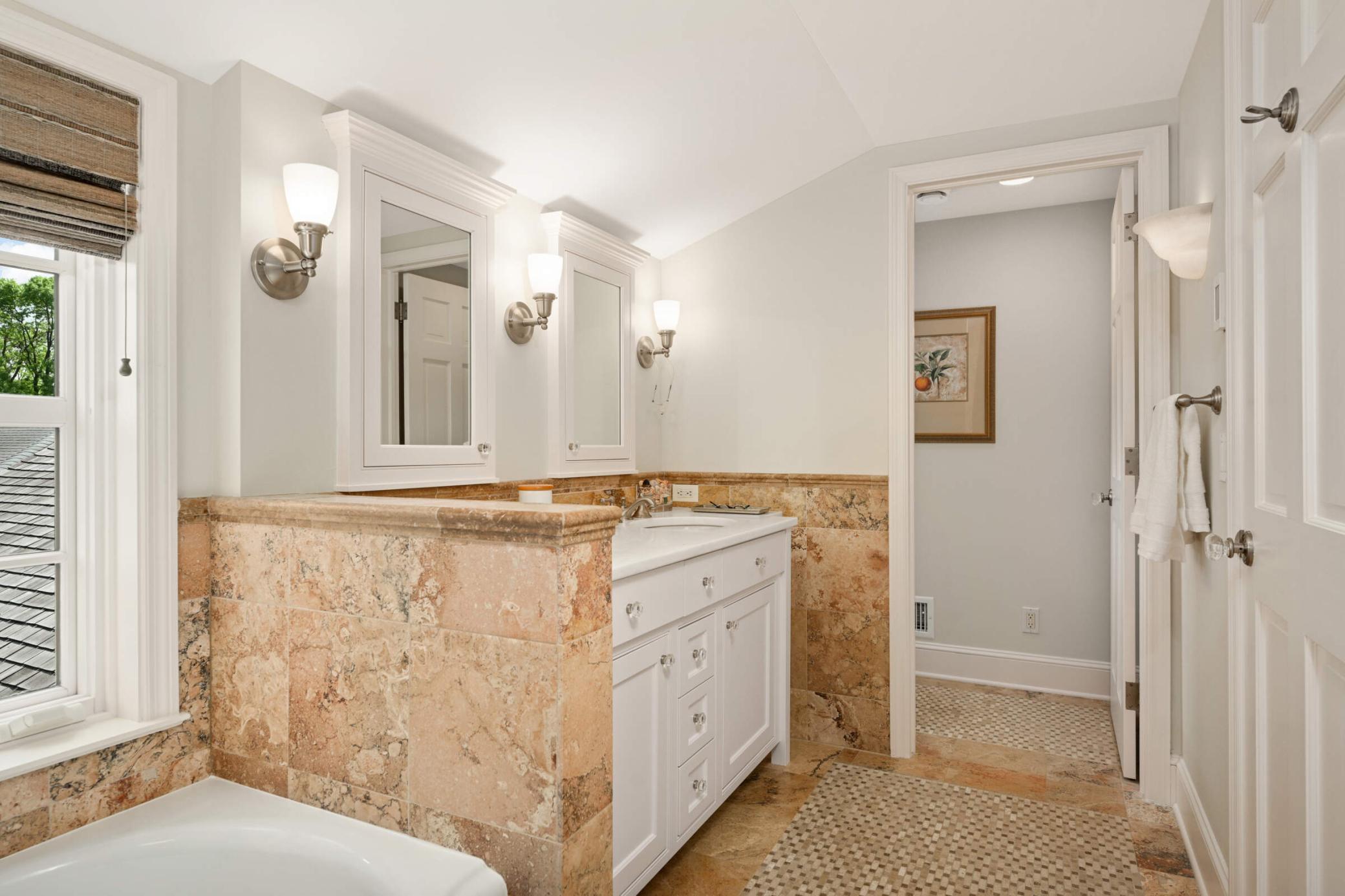 4606 Lakeview Drive, Minneapolis, Minnesota image 45