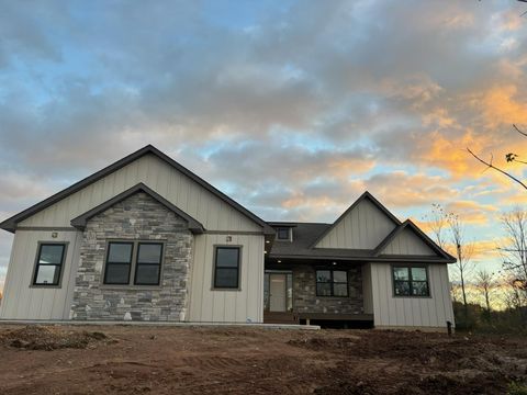 Homes For Sale - 329 138th Avenue<br/> Houlton, WI 54082