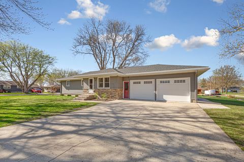 Homes For Sale - 818 Lincoln Avenue<br/> Gaylord, MN 55334