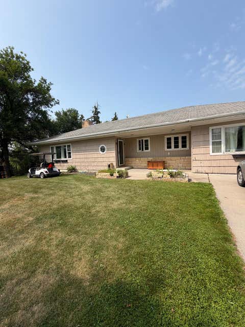 Homes For Sale - 805 Elm Avenue<br/> Hallock, MN 56728