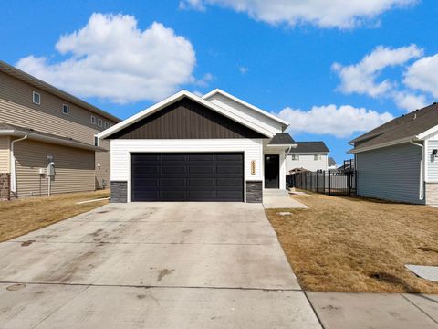 Homes For Sale - 6032 80th Avenue<br/> Horace, ND 58047