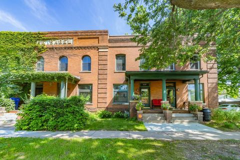 Townhouse For Sale - 119 Isabel Street<br/> Ramsey County, Saint Paul, MN 55107