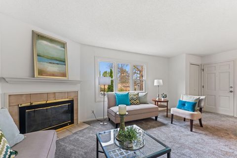 Townhouse For Sale - 334 Lakeview Avenue<br/> Long Lake, MN 55356