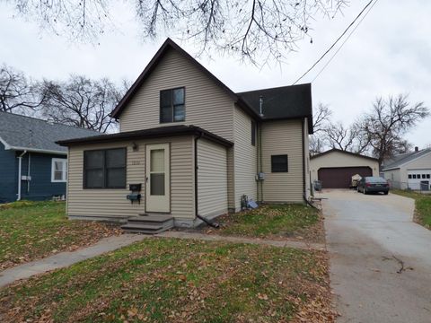 Homes For Sale - 1209 2nd Avenue<br/> Clay County, Moorhead, MN 56560