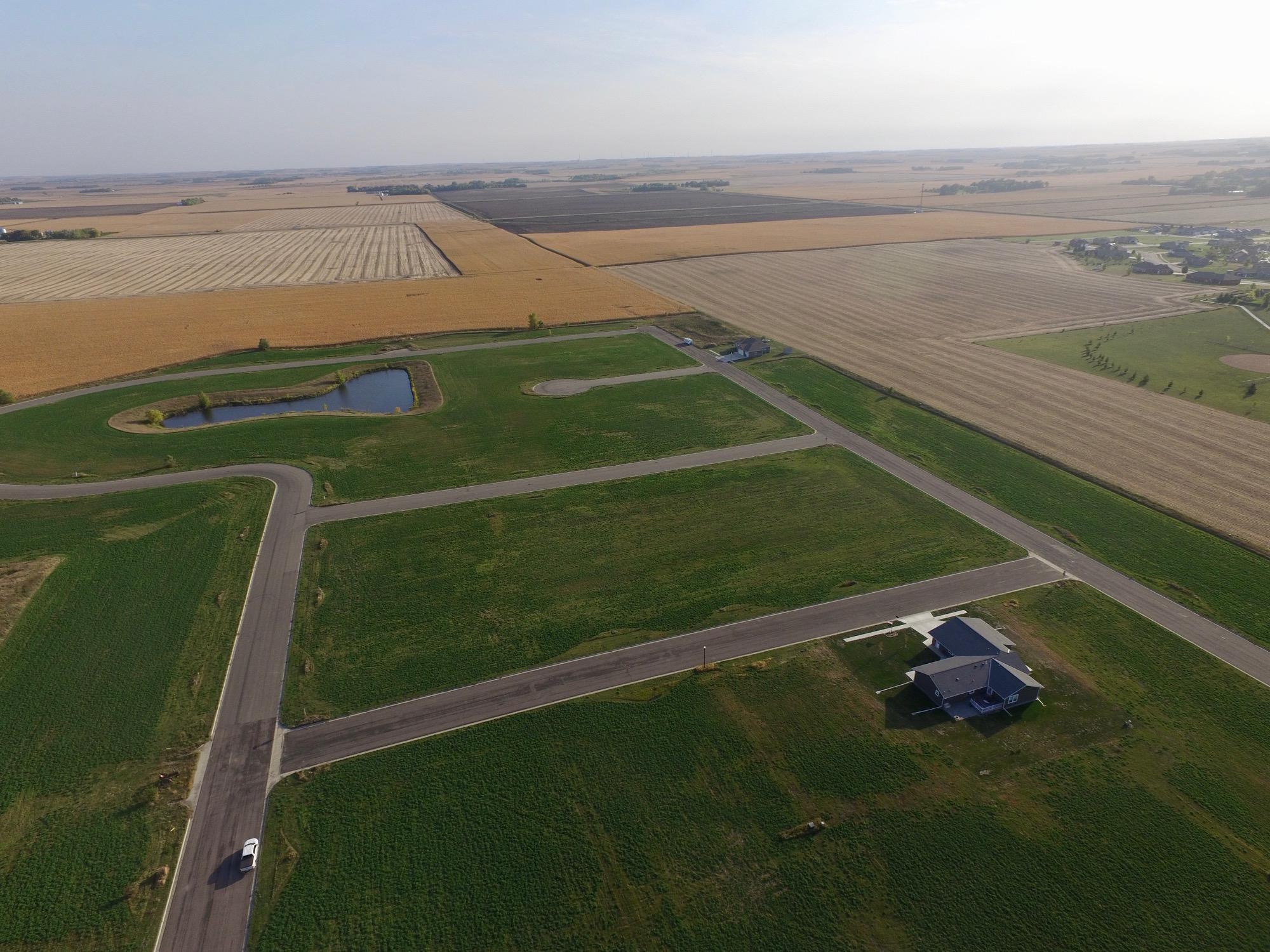 1100 Cobblestone Circle, Marshall, Minnesota image 1