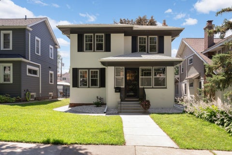 Homes For Sale - 2132 Stanford Avenue<br/> Saint Paul, MN 55105
