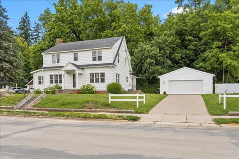 Homes For Sale - 398 E Wall Street<br/> Pierce County, Ellsworth, WI 54011