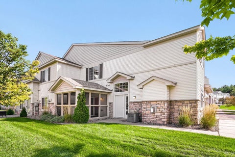 Townhouse For Sale - 6778 Pine Crest Trail<br/> Washington County, Cottage Grove, MN 55016