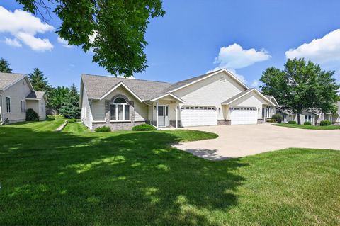 Townhouse For Sale - 469 Voyager Drive<br/> Alexandria, MN 56308
