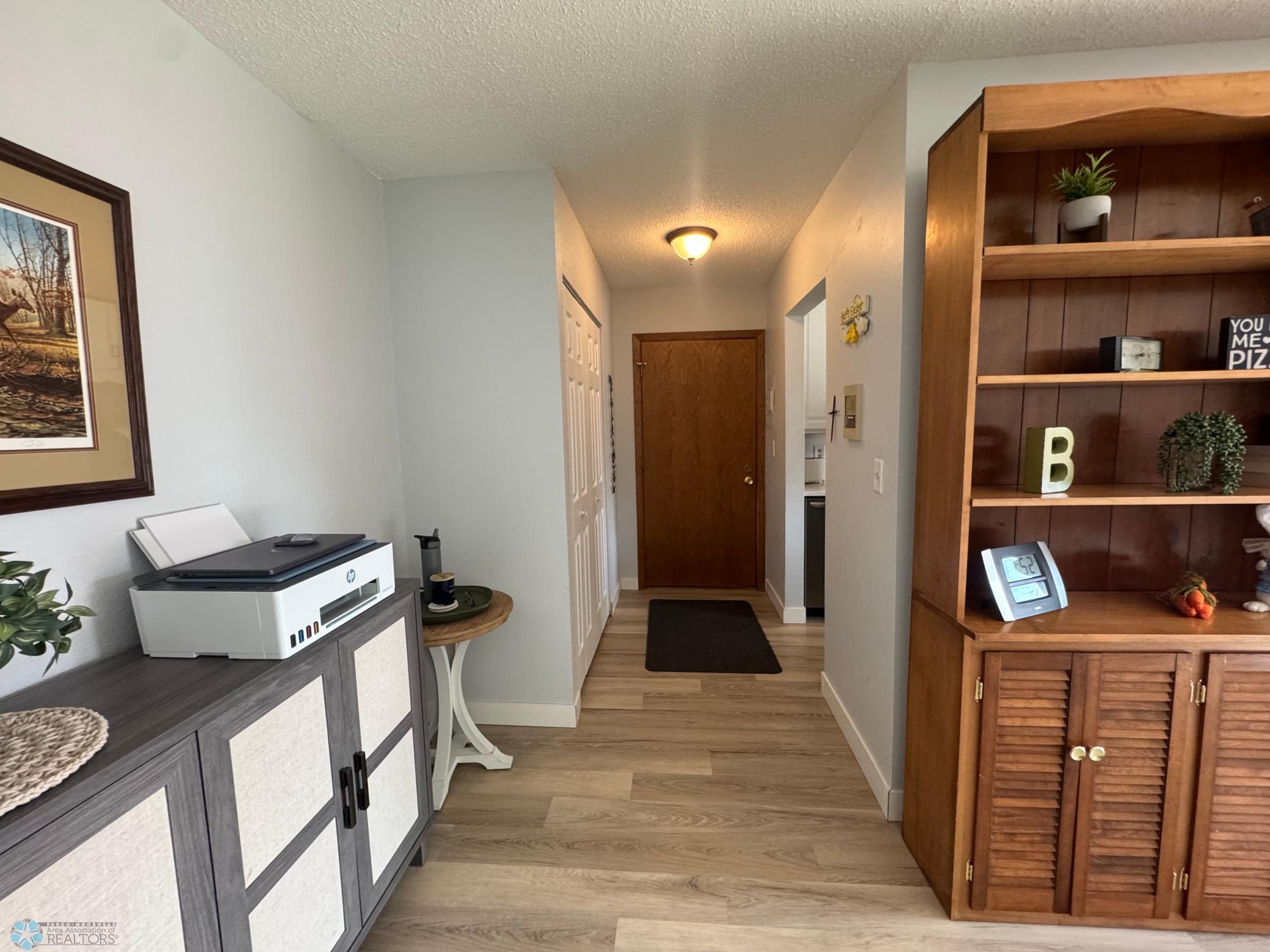 Fargo, North Dakota 58102, United States, 1 Bedroom Bedrooms, ,1 BathroomBathrooms,Residential,Pending,89439