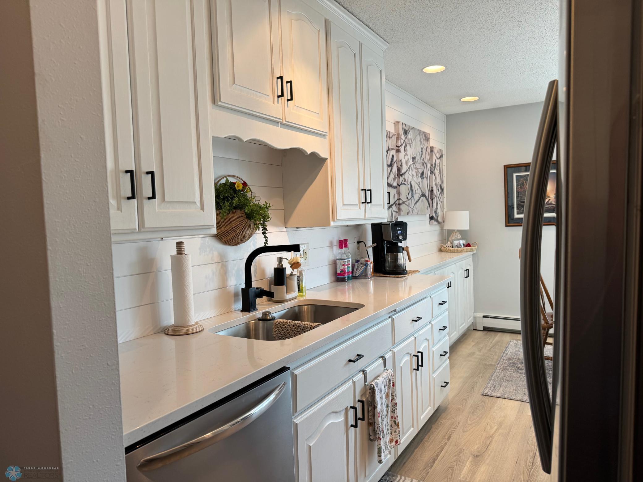 Fargo, North Dakota 58102, United States, 1 Bedroom Bedrooms, ,1 BathroomBathrooms,Residential,Pending,89439