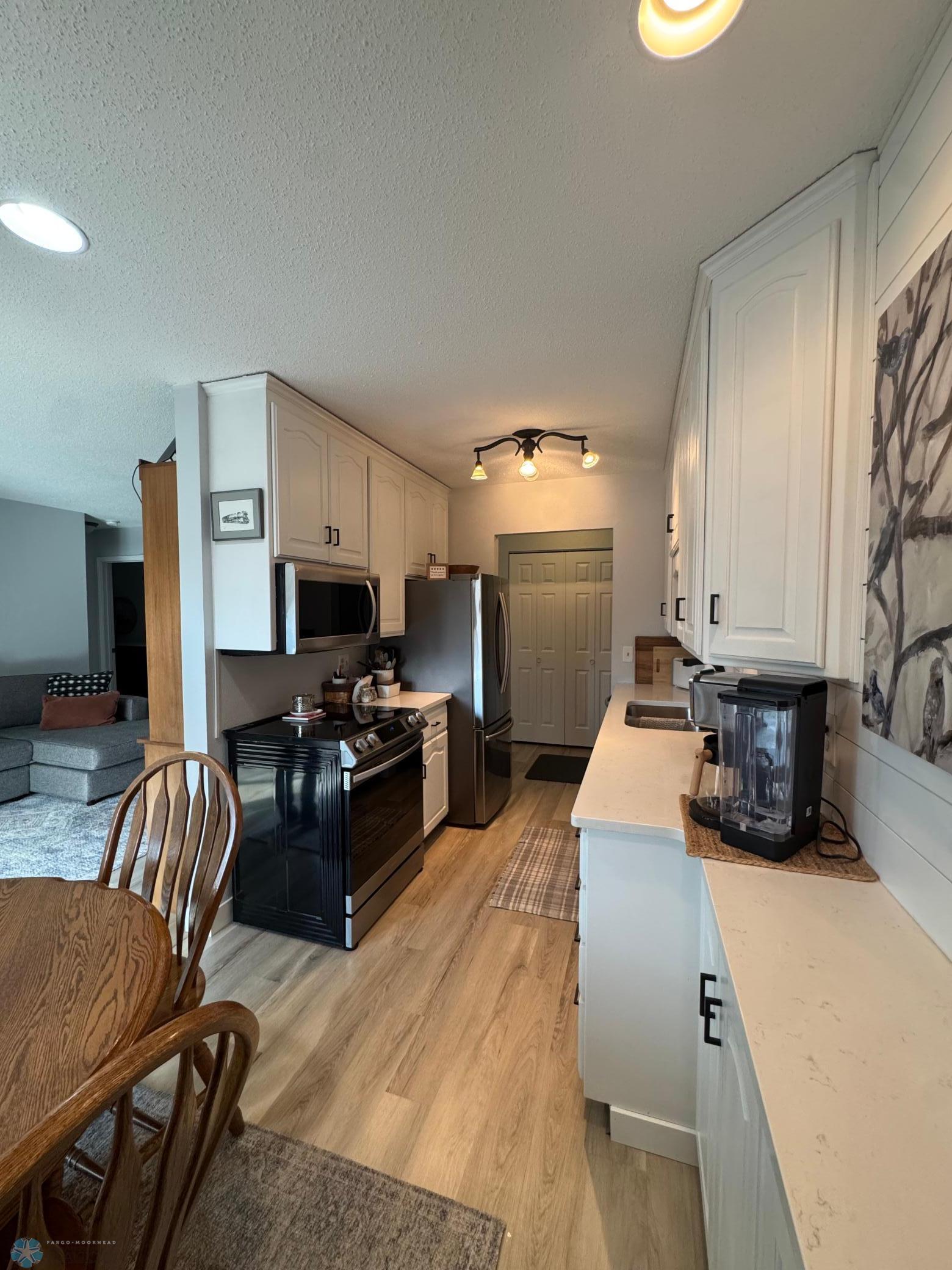 Fargo, North Dakota 58102, United States, 1 Bedroom Bedrooms, ,1 BathroomBathrooms,Residential,Pending,89439