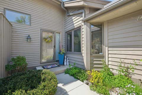 Townhouse For Sale - 16415 Ellerdale Lane<br/> Hennepin County, Eden Prairie, MN 55346