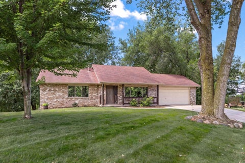 Homes For Sale - 17781 Jasper Court<br/> Lakeville, MN 55044