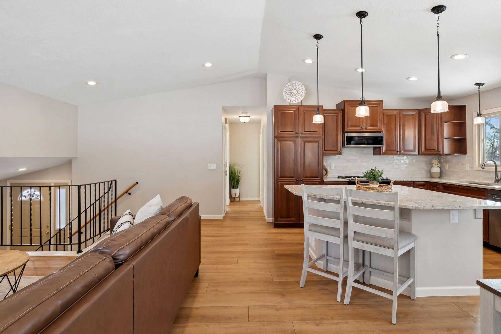 1408 Valley View Road, Chaska, Minnesota image 7