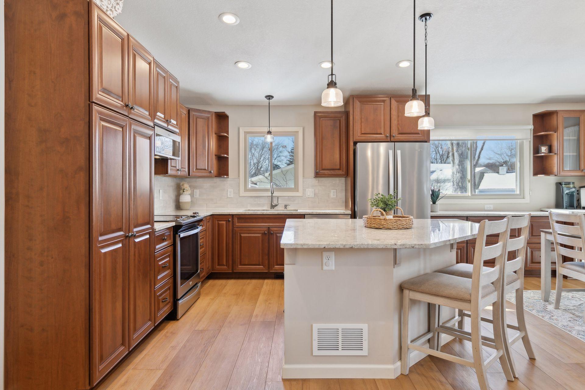1408 Valley View Road, Chaska, Minnesota image 8