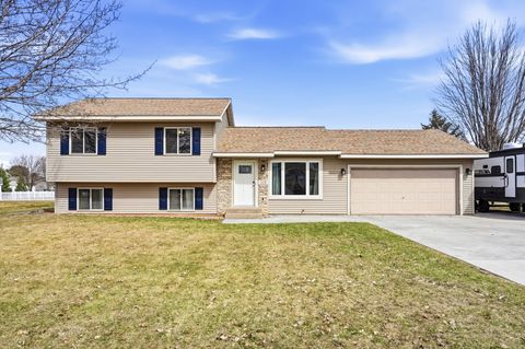 Homes For Sale - 519 Sycamore Drive<br/> New Richmond, WI 54017