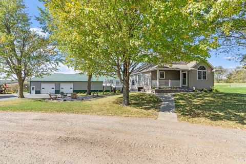 Homes For Sale - 53995 280th Avenue<br/> Dodge County, Pine Island, MN 55963