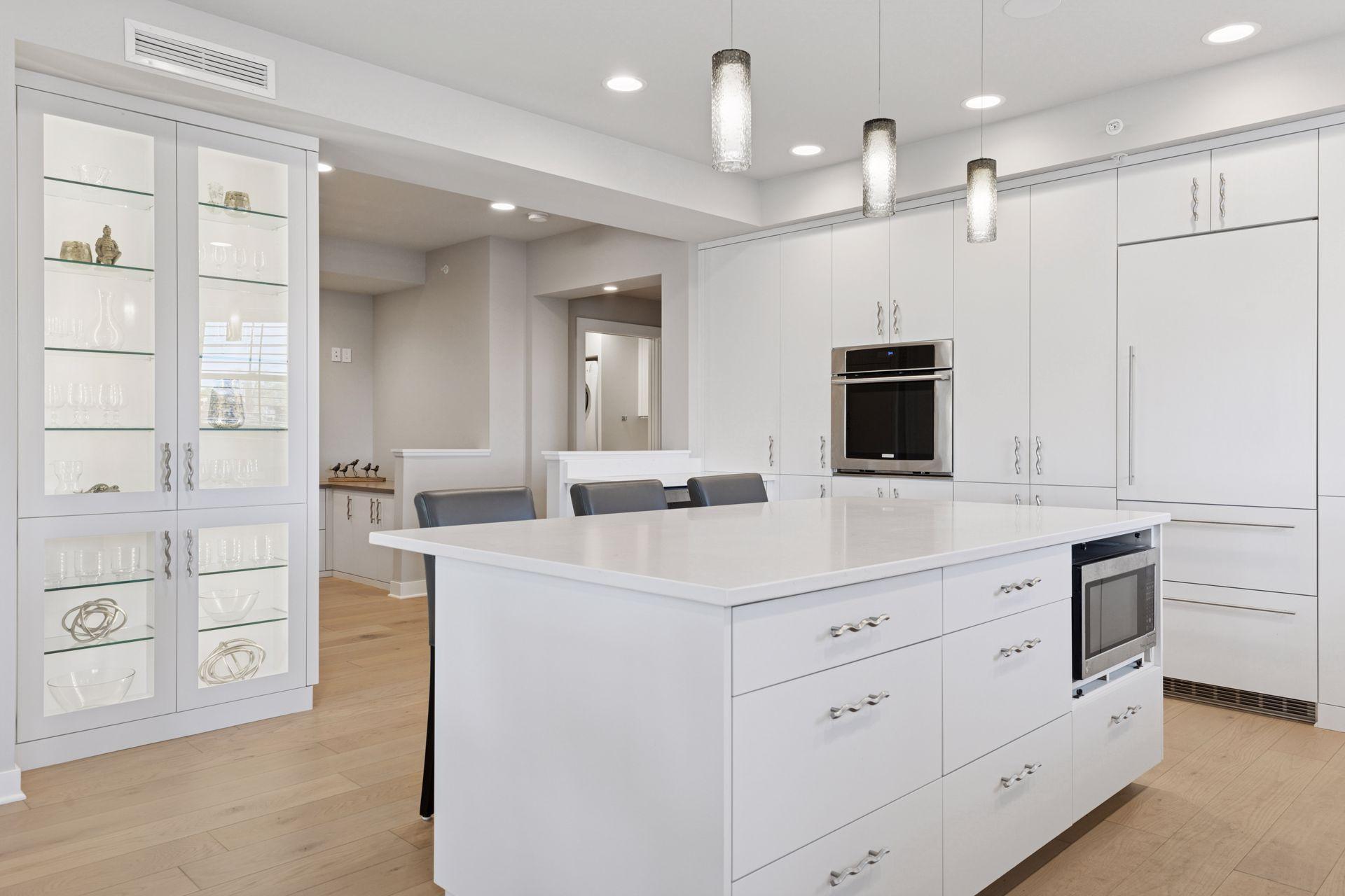 415 Indian Mound Street #302, Wayzata, Minnesota image 3