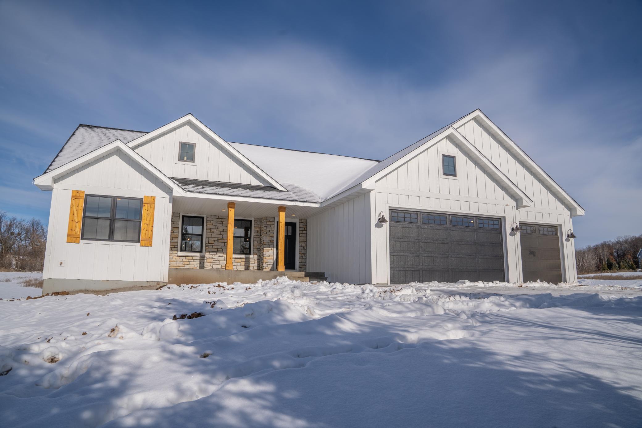 538 Chapman Hills Court, Hudson, Wisconsin image 2