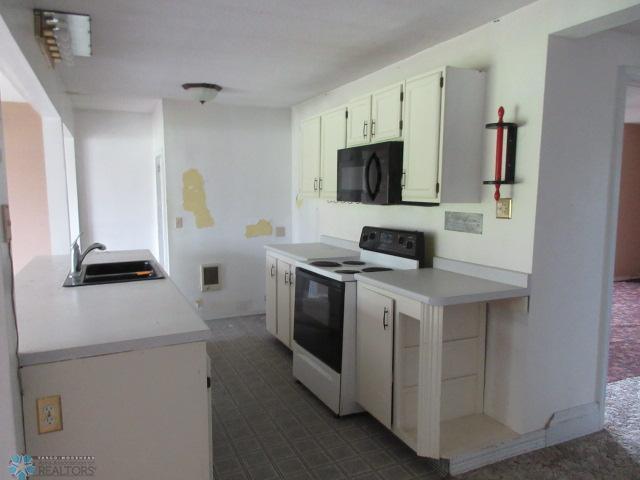 Alice, North Dakota 58031, United States, 2 Bedrooms Bedrooms, ,1 BathroomBathrooms,Residential,Pending,46179