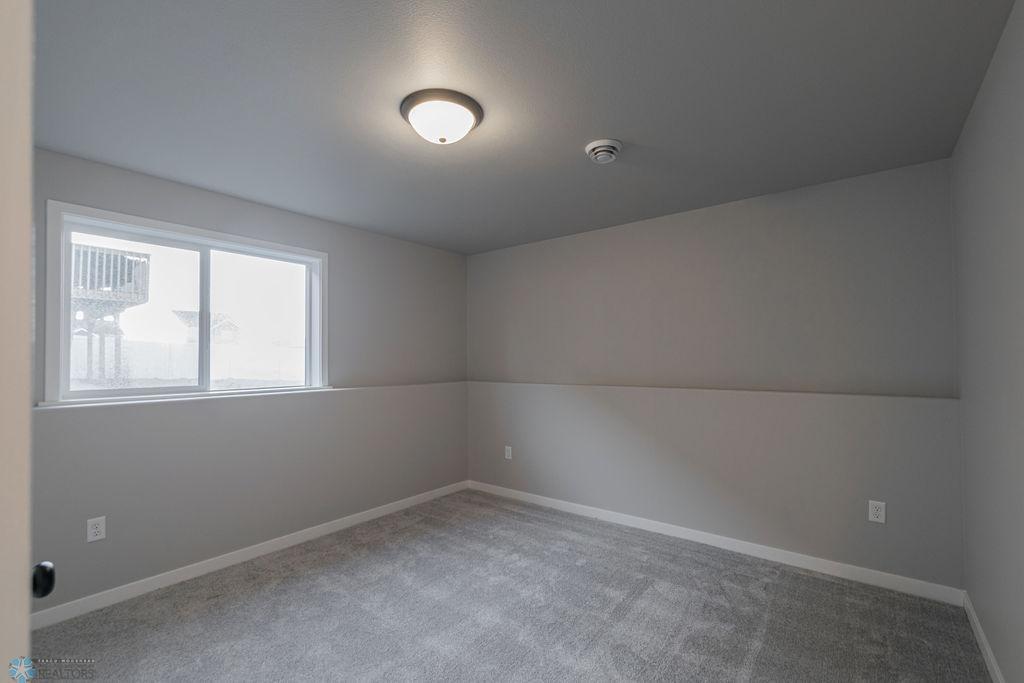 1275 Marlys Drive, West Fargo, North Dakota image 32