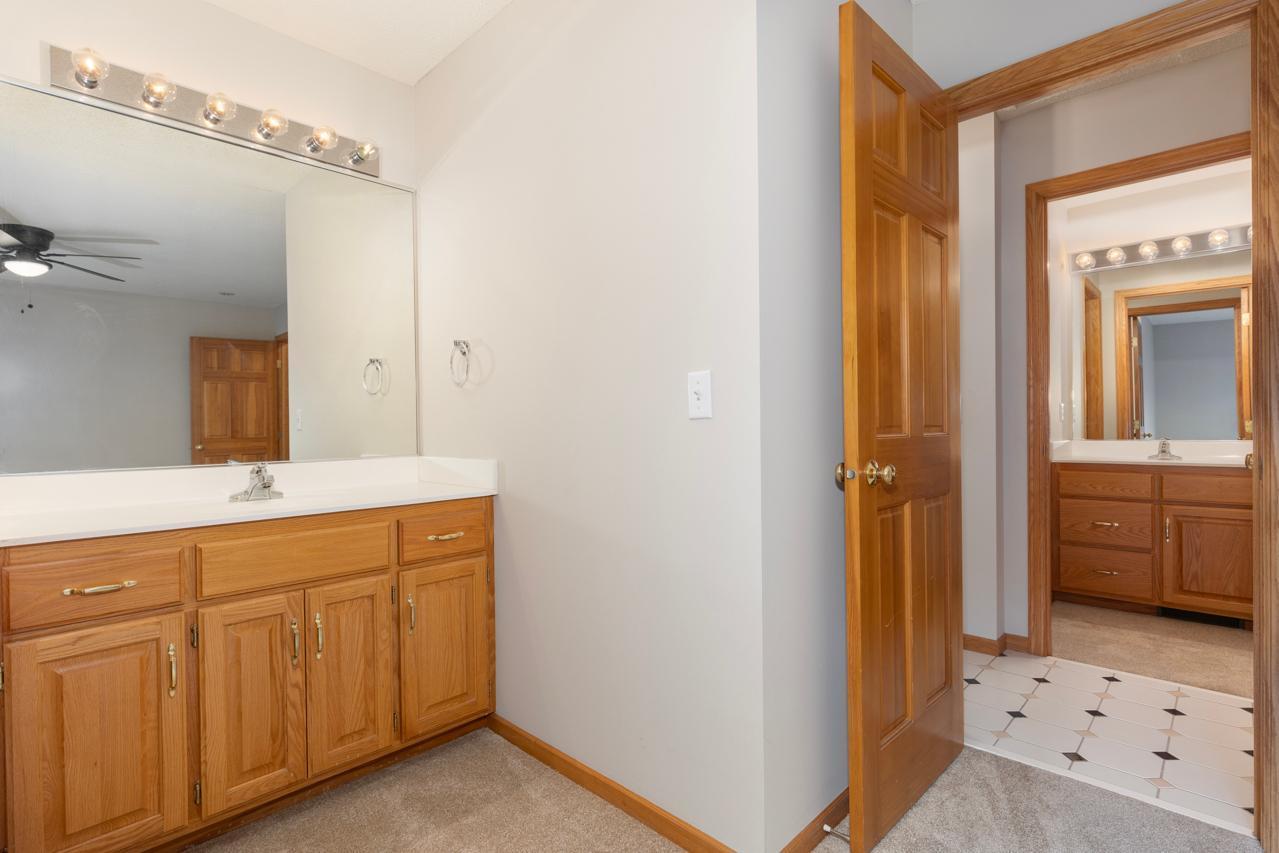 10035 Gristmill Ridge, Eden Prairie, Minnesota image 31