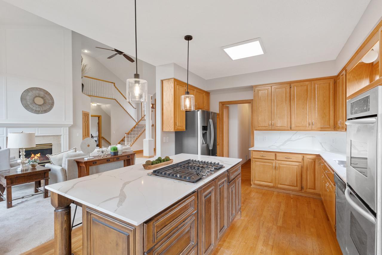 10035 Gristmill Ridge, Eden Prairie, Minnesota image 12