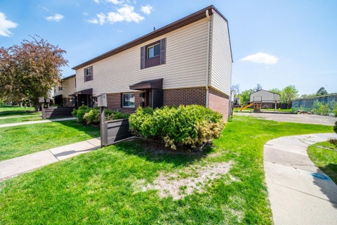 Townhouse For Sale - 4031 18th Avenue<br/> Olmsted County, Rochester, MN 55901