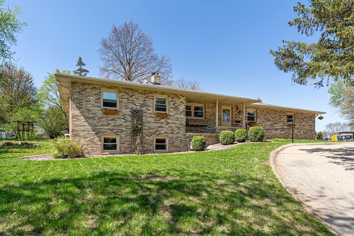 742 Sioux Lane, Saint Peter, Minnesota image 1