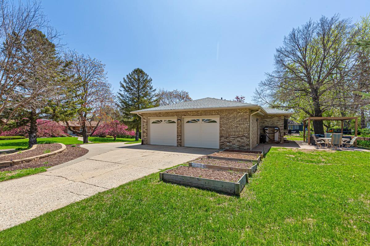 742 Sioux Lane, Saint Peter, Minnesota image 3