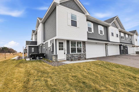 Townhouse For Sale - 10618 Weston Way<br/> Osseo, MN 55369