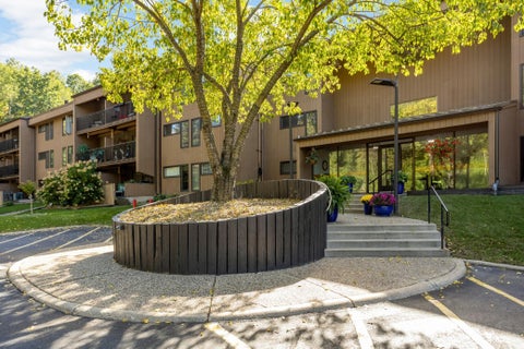 Condo For Sale - 705 E Burnsville Parkway<br/> Burnsville, MN 55337