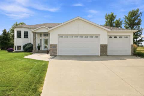 Homes For Sale - 515 Cottonwood Drive<br/> Casselton, ND 58012