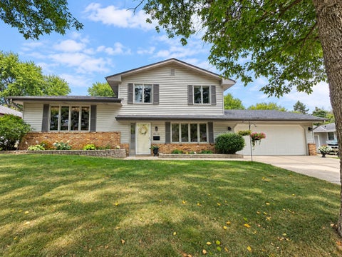 Homes For Sale - 4632 Oregon Avenue<br/> New Hope, MN 55428