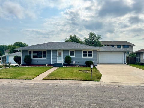 Homes For Sale - 334 Oak Street<br/> Winona, MN 55987