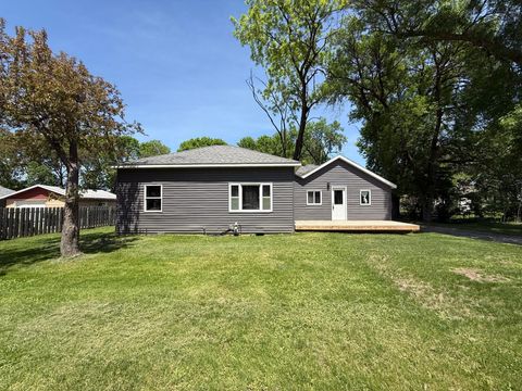 Homes For Sale - 1514 Trott Avenue<br/> Kandiyohi County, Willmar, MN 56201